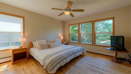 31-1430_ML_Master_Bedroom_5TMDE_RVT2-NR_E_HiRes1MB_Web