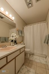 32-1430_Master_Bath_5TMDE_RVT3-NR_E_HiRes1MB_Web