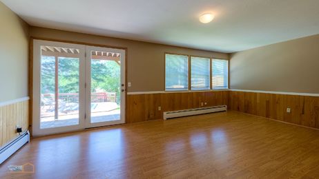 33-1430_LL_Walkout_Rec_Room_5TMDE_RVT3-NR_E_HiRes1MB_Web