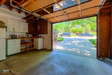 40-1430_Exterior_Garage_with_Workbench_5TMDE_RVT2-NR_E_HiRes1MB_Web