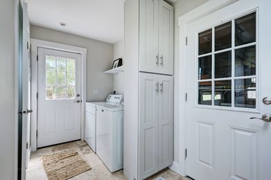 7865 Arlington, laundry