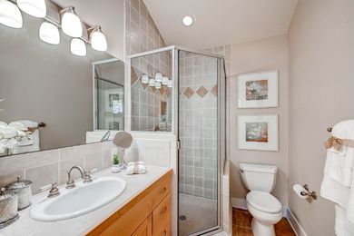 920 Grant Pl Boulder CO 80302-print-015-35-Master Bathroom-2700&#215;1802-300dpi