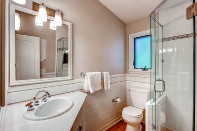 920 Grant Pl Boulder CO 80302-print-022-23-2nd Floor Bathroom-2700&#215;1800-300dpi