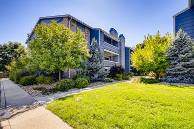 OLD_4654 White Rock Circle 1-print-001-001-Exterior Front-3600&#215;2400-300dpi