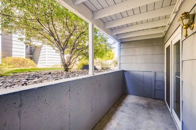 OLD_4654 White Rock Circle 1-print-024-026-Patio-3600&#215;2400-300dpi