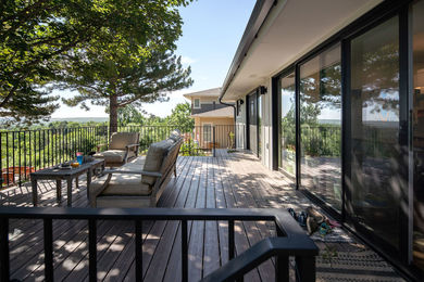 HIllsdaleCir-Exterior-Deck