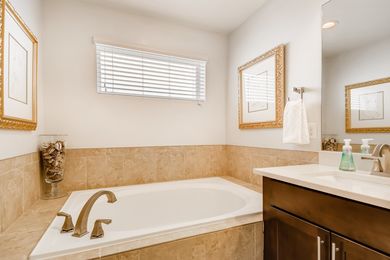 Grandview_26 2nd Floor Primary Bathroom