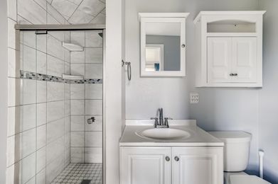 7179 Cardinal27 Primary Bathroom