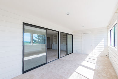 Bradley New_HBK_3086