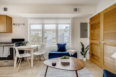 3205 Carbon Place_09 Living Room