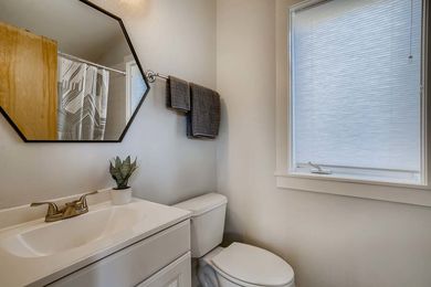 3205 Carbon Place_19 2nd Floor Primary Bathroom