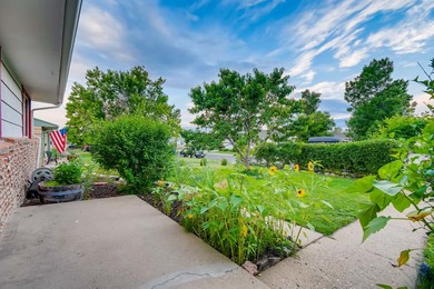 7420 Raleigh St Westminster CO &#8211; Web Quality &#8211; 007 &#8211; 08 Front Patio