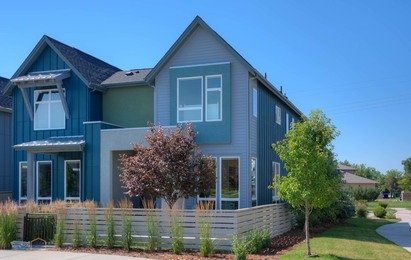 snowberry_ 01-1356_Exterior_Front_Right_5TMDE_RVT2-NR_Web