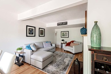 757 Poplar_25 Living 5 copy