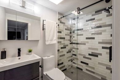 757 Poplar_50 Rafer Bath 2