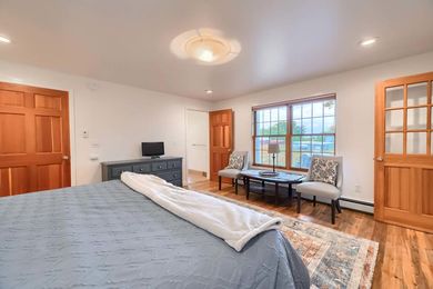 5163 Independence04_Main_Bedroom_IMG_8643