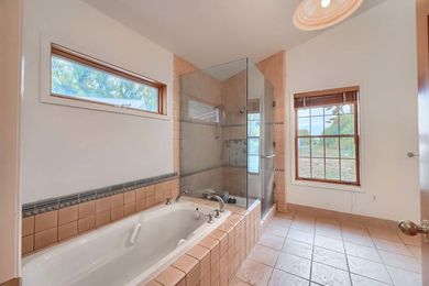 5163 Independence05_Main_Bathroom_IMG_8473