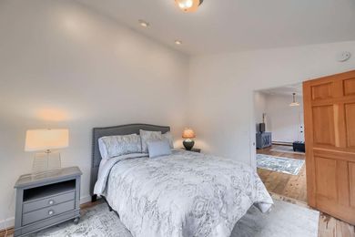 5163 Independence06_Bedroom_IMG_8888