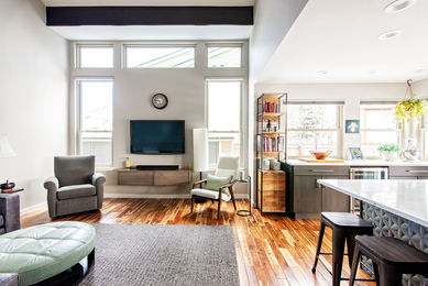 864 Mulberry_15 Family Room 2