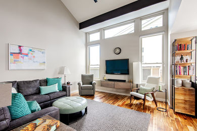 864 Mulberry_16 Family Room 3