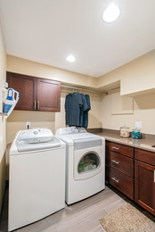 864 Mulberry_36 Laundry room 1