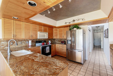 5665 Gunbarrel_HBK_1001_HI RES