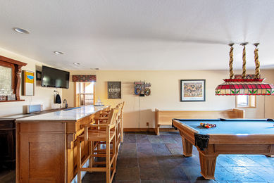 5665 Gunbarrel_HBK_1258_HI RES