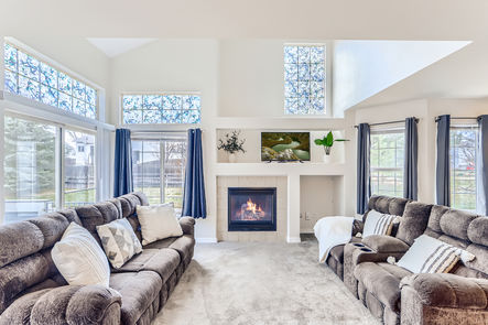 1419 Red Mountain 54_08 Living Room