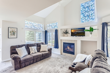 1419 Red Mountain 54_10 Living Room