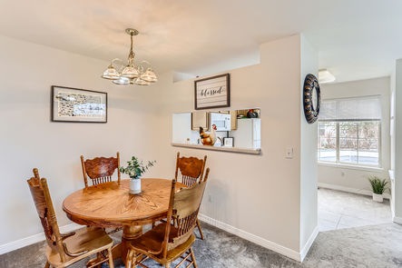 1419 Red Mountain 54_17 Breakfast Area