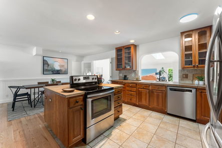 010-3705-Martin-Dr-Full