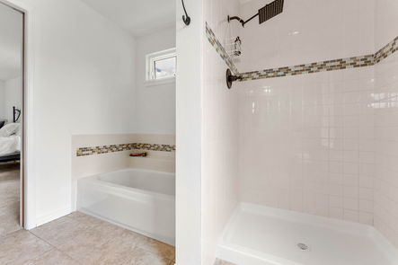 036-3705-Martin-Dr-Full