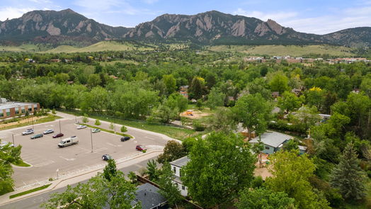 049-3705-Martin-Dr-Full