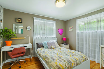 2210 Floral DSC05500_MLS