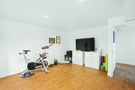 2210 Floral DSC05710_MLS