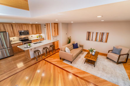 Buckingham_FamilyRoom_FromStairs