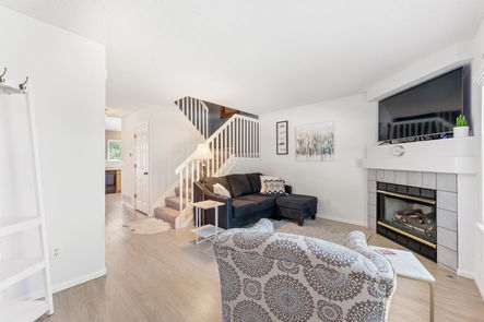 005-3032-W-107th-Pl-F-Full