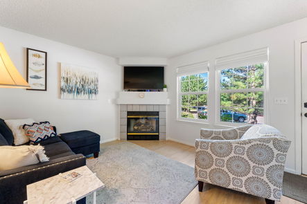 007-3032-W-107th-Pl-F-Full