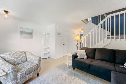 008-3032-W-107th-Pl-F-Full