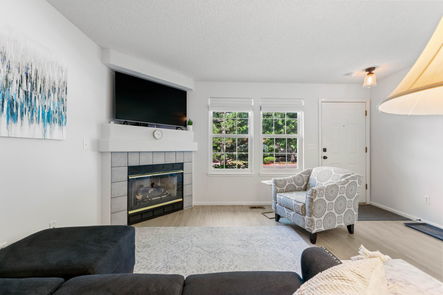 009-3032-W-107th-Pl-F-Full