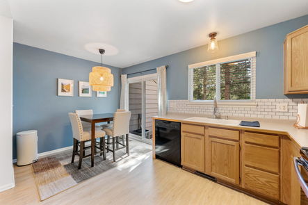 011-3032-W-107th-Pl-F-Full