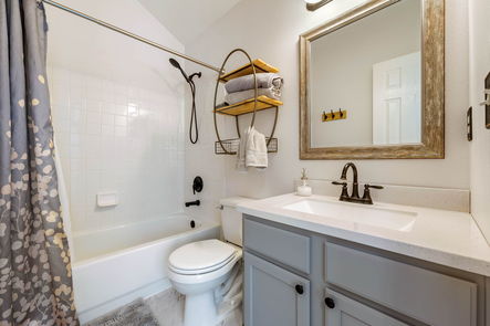 023-3032-W-107th-Pl-F-Full