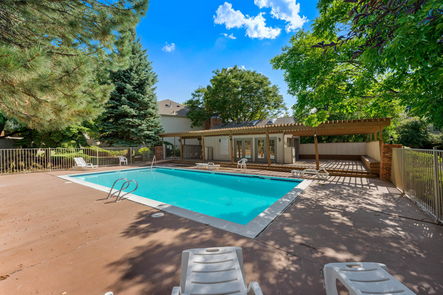 033-3032-W-107th-Pl-F-Full