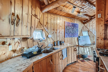102 Goatbarn_16 Kitchen