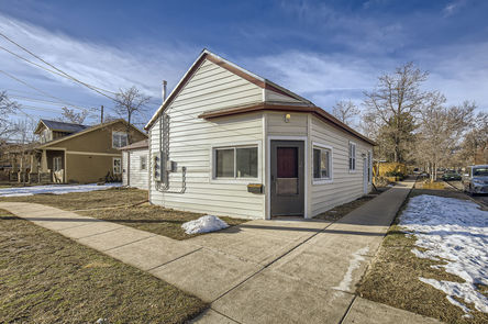 2236 Pine_01 Exterior Front