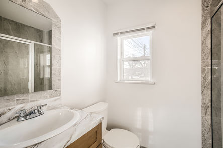 2236 Pine_17 1 Bathroom