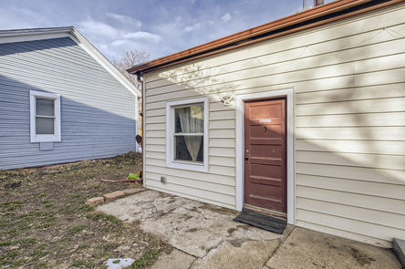 2236 Pine_21 3 Exterior Front Entry