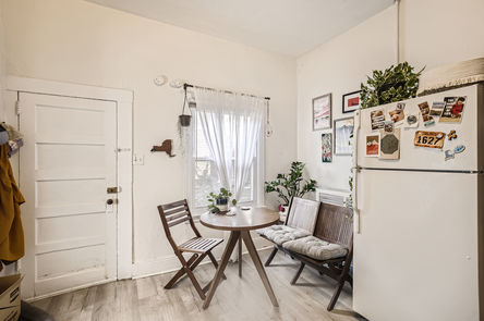 2236 Pine_26 3 Breakfast Area