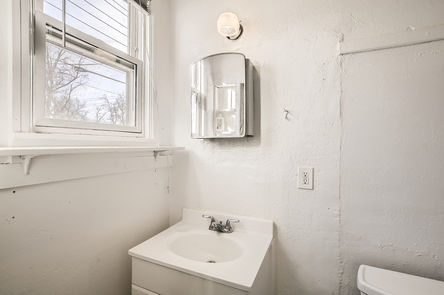 2236 Pine_35 2 Bathroom