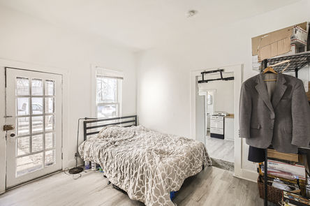 2236 Pine_38 2 Studio Bedroom